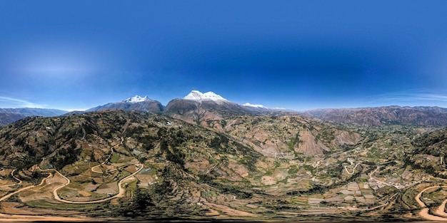 Vue aérienne du Nevado de Huascaran dans la région d'Ancash au Pérou