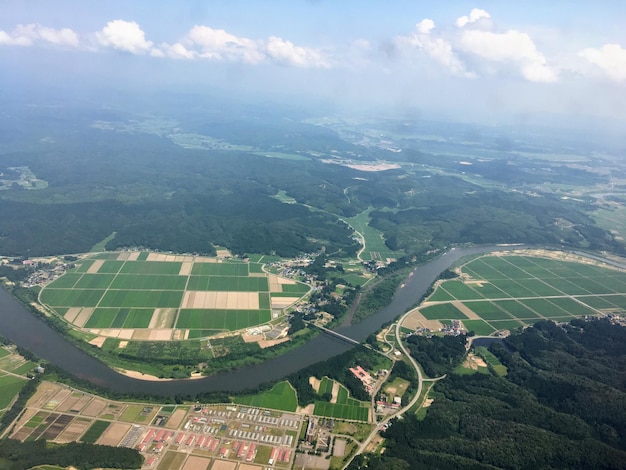 Photo vue aérienne du paysage agricole contre le ciel