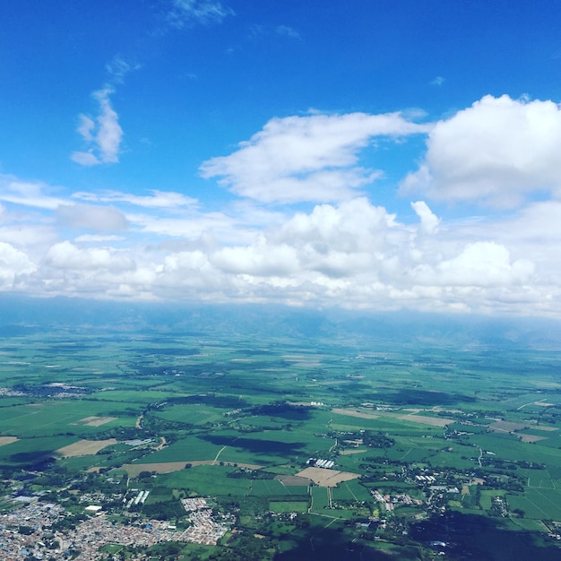 Vue aérienne du paysage contre le ciel