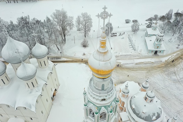 Vue aérienne du paysage d'hiver de la cathédrale de Vologda depuis un drone