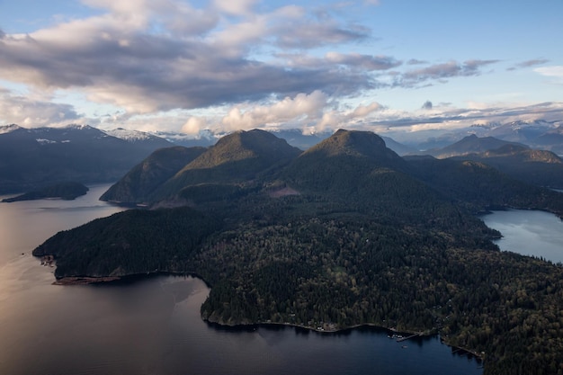 Vue aérienne du paysage de l'île Gambier dans la baie Howe