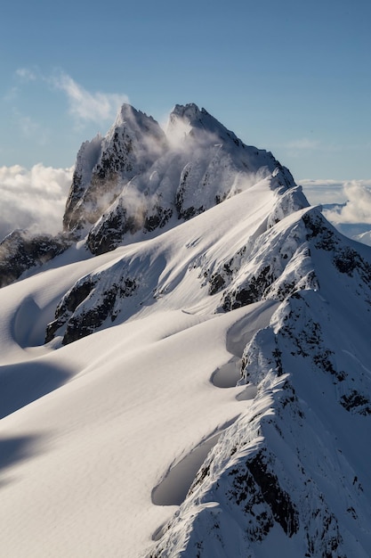 Vue aérienne du paysage d'une montagne Canadian Nature Background