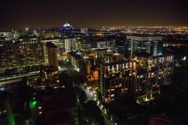 Vue aérienne du paysage urbain de nuit