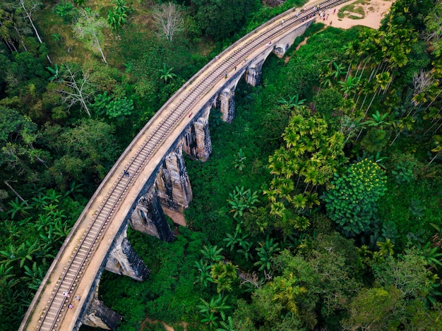 Vue aérienne du pont aux neuf arches à Ella Sri Lanka Drone photo