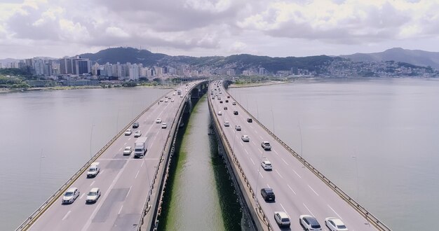 Vue aérienne du pont de Florianopolis, Brésil.