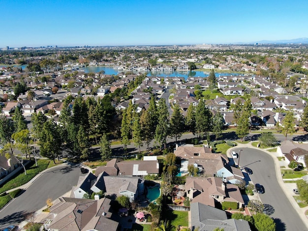 Vue aérienne du quartier de banlieue de la classe moyenne à Irvine California USA