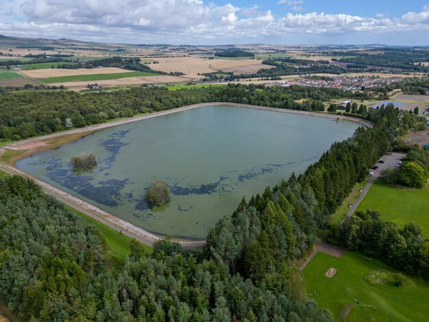 Vue aérienne du réservoir de Clatto