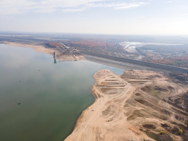 Vue aérienne du réservoir de grès de Pyasachnik en Bulgarie