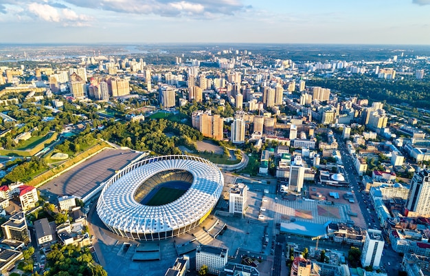 Vue aérienne du stade olympique au centre-ville de Kiev - Ukraine