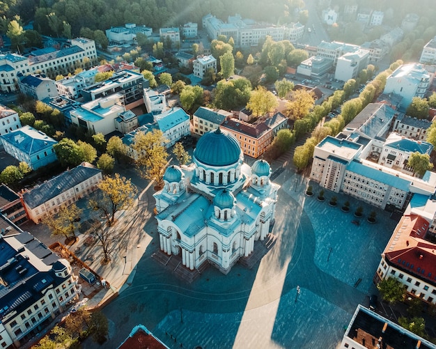 Vue aérienne de l'église St Michel Archange à Kaunas Lituanie