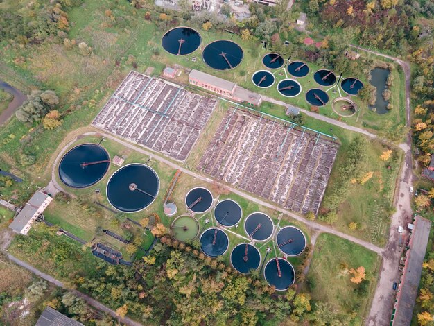 Vue aérienne de l'espace de copie du système de nettoyage de l'eau de la ville de la ville