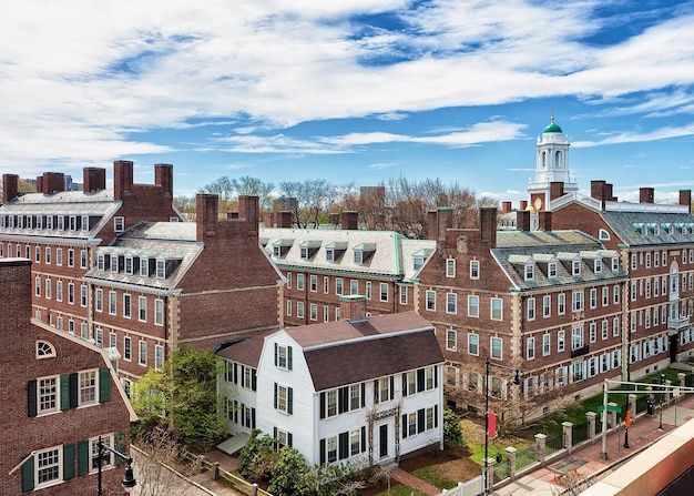 Vue aérienne de F Kennedy Street dans le quartier de l'Université de Harvard à Cambridge, MA, USA