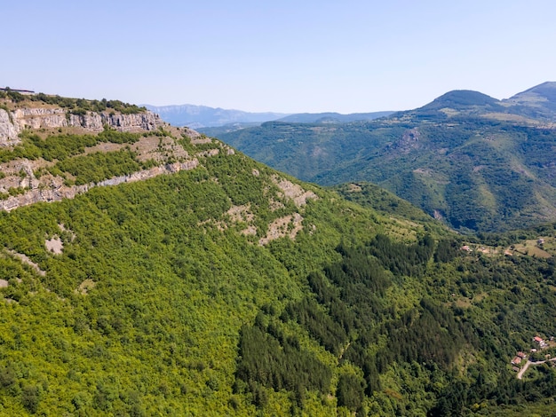 Photo vue aérienne de la gorge de la rivière iskar en bulgarie