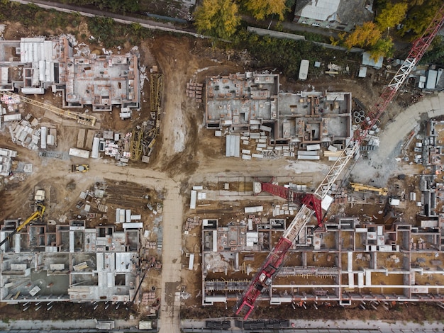 Vue aérienne de haut en bas d'un chantier de construction