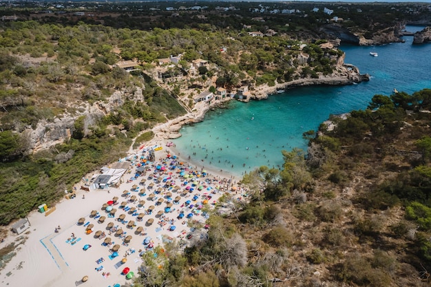 Photo vue aérienne de l'île de majorque cala llombards espagne