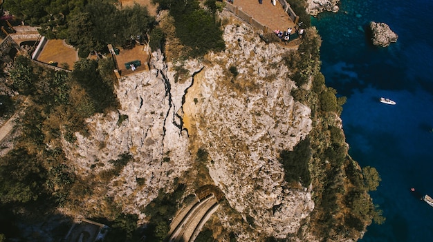 Vue aérienne de l&#39;île de vacances italienne capri avec belle nature