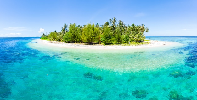 Vue aérienne des îles Banyak, archipel tropical de Sumatra, Indonésie