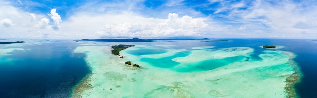 Vue aérienne des îles Banyak, archipel tropical de Sumatra, Indonésie