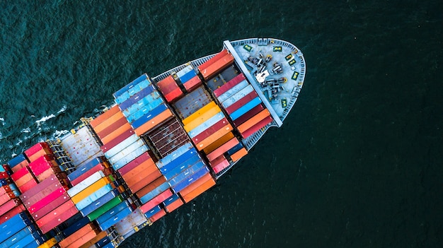 Photo vue aérienne d'importation et d'exportation de navire de cargaison de récipient