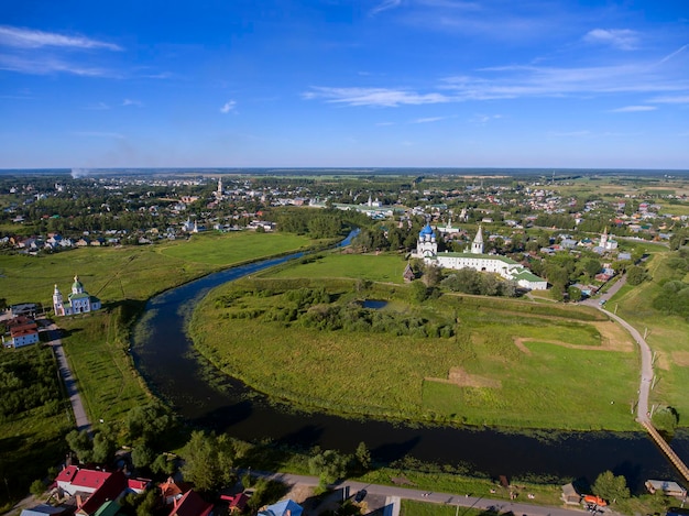 Vue aérienne sur le kremlin à Suzdal Russie