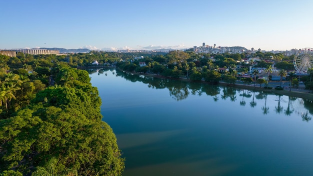 Vue aérienne de Lagoa da Pampulha dans le Minas Gerais Belo Horizonte