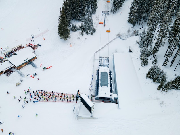 Vue aérienne des lignes de la station de ski de jasna au télésiège