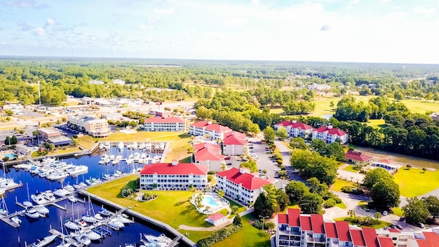 Vue aérienne de la marina intercôtière en Caroline du Sud.