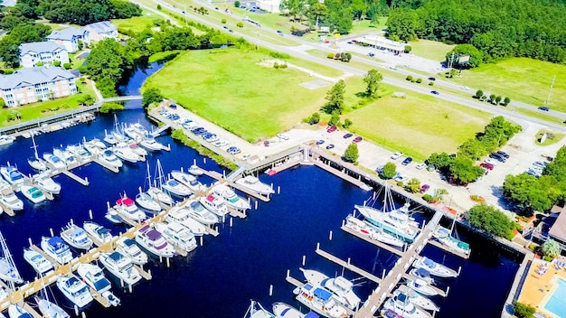 Vue aérienne de la marina intercôtière en Caroline du Sud.