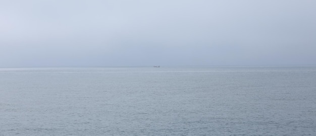 vue aérienne de la mer brumeuse