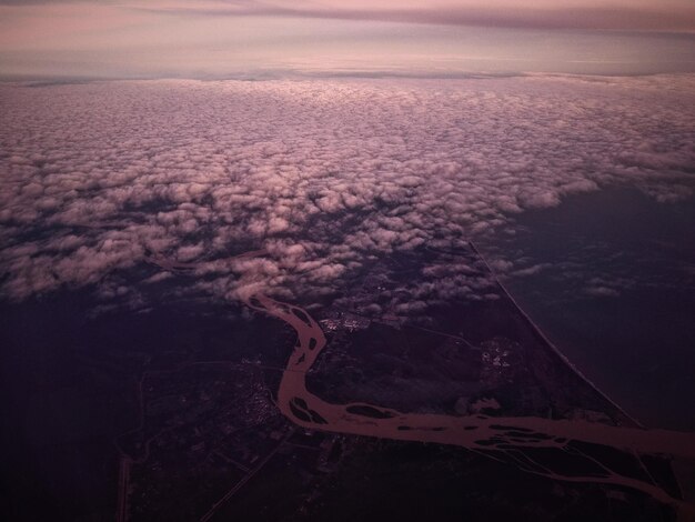 Photo vue aérienne de la mer contre le ciel au coucher du soleil