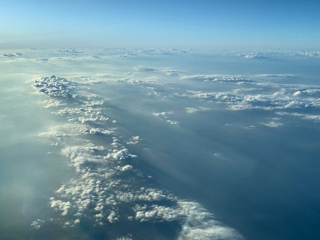 Photo vue aérienne de la mer contre le ciel