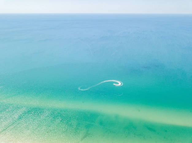 Vue aérienne de la mer noire près d'Anapa Belle plage et eau cristalline Sotchi Russie