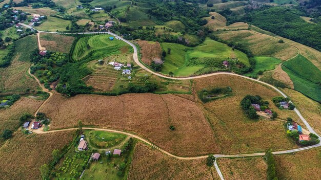 Vue aérienne de la montagne à angle élevé