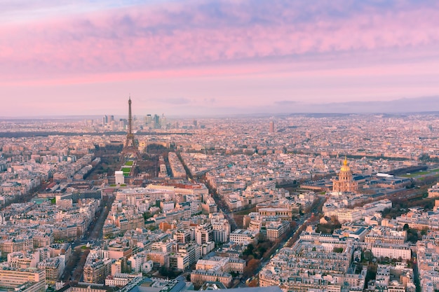 Vue aérienne de nuit de Paris France