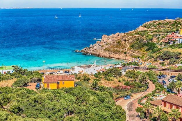 Vue aérienne panoramique sur la ville de Santa Teresa Gallura située à l'extrémité nord de la Sardaigne sur le détroit de Bonifacio dans la province de Sassari Italie