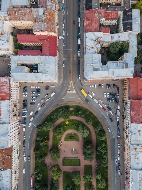 Vue aérienne sur la place Tourgueniev dans le quartier résidentiel de Kolomna dans le centre-ville de Saint-Pétersbourg