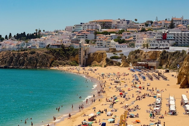 Vue aérienne de la plage d'Albufeira Praia do Peneco Portugal du sud