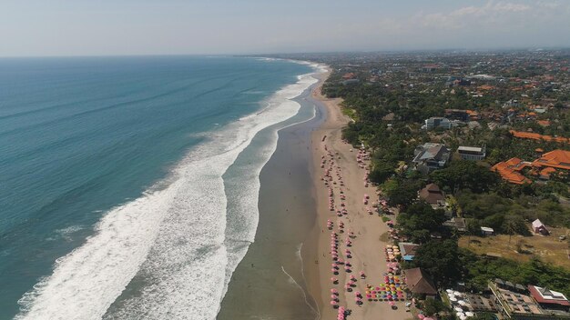 Photo vue aérienne de la plage de bali kuta