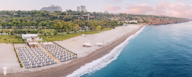 Vue aérienne de la plage municipale de Konyaalti dans la ville d'Antalya Turkiye