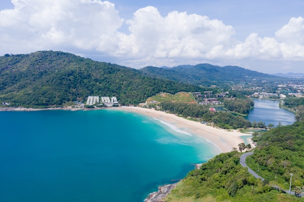 Vue aérienne de la plage de Naiharn Phuket Thaïlande