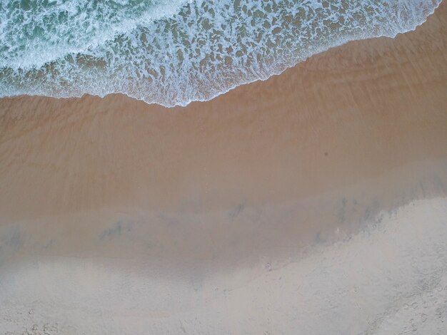 Vue aérienne de la plage de Prainha, Rio de Janeiro, Brésil. Photo de drone.