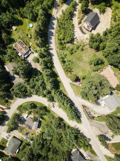 Vue aérienne de résidences dans une petite ville