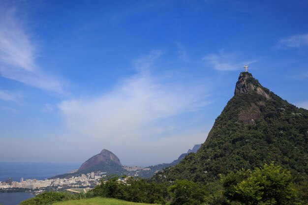 Vue aérienne de Rio de Janeiro à la journée ensoleillée, Brésil