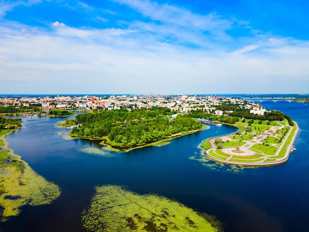 Vue aérienne de la rivière Volga de la ville de Yaroslavl