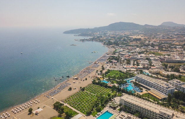 Vue aérienne de la station balnéaire, Faliraki, Grèce