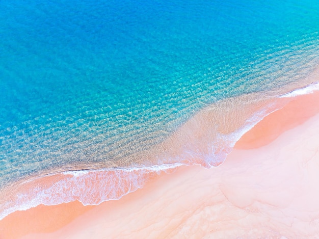 Vue aérienne de la surface de la merVue à vol d'oiseau photo des vagues et de la texture de la surface de l'eauIncroyable plage mer fond Belle nature paysage vue mer océan fond