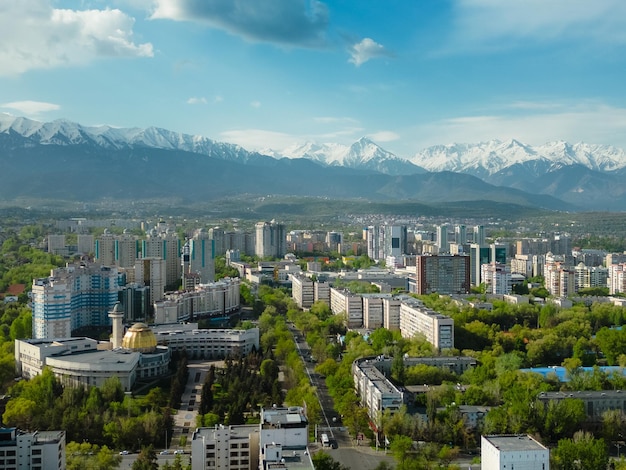 Vue aérienne de la ville d'Almaty