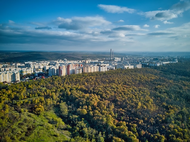 Vue aérienne de la ville au coucher du soleil beau paysage urbain d'automne