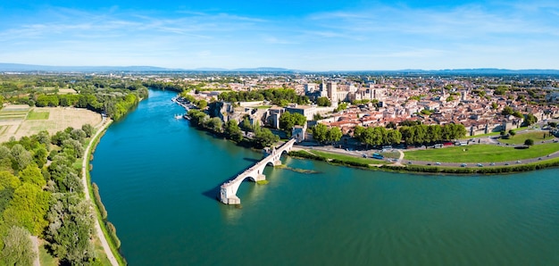 Vue aérienne de la ville d'Avignon France