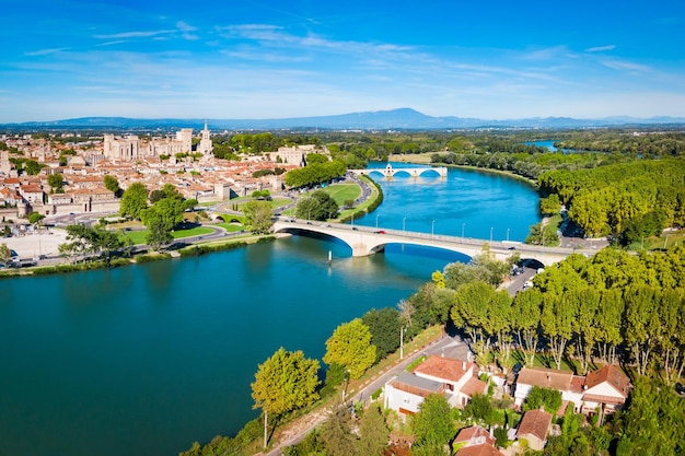 Vue aérienne de la ville d'Avignon France